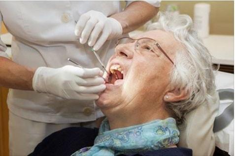 Modificările odonto-parodontale la pacientul vârstnic