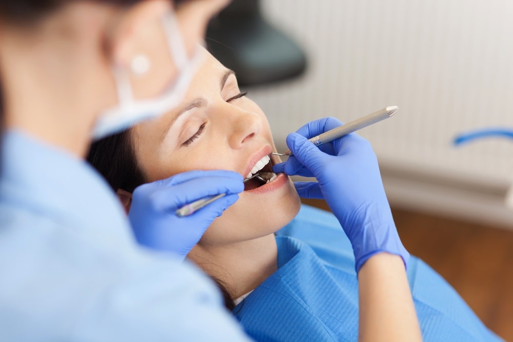 Asistent dentar - Dental assistant - fundu-moldovei.ro