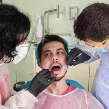 Ce poate observa medicul stomatolog doar după examinarea cavității orale